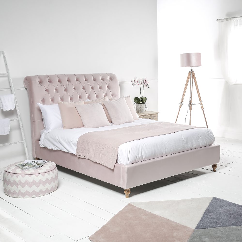 Léa Luxury Chesterfield King Size Bed in Pink Velvet (5ft) - Image 2