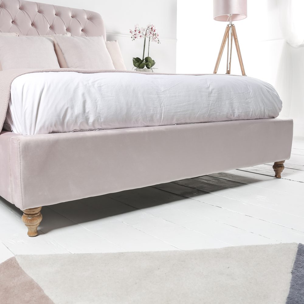 Léa Luxury Chesterfield King Size Bed in Pink Velvet (5ft) - Image 9