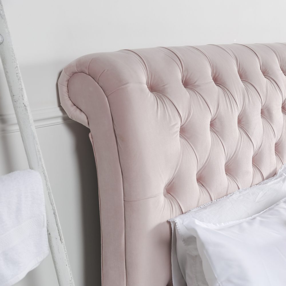 Léa Luxury Chesterfield King Size Bed in Pink Velvet (5ft) - Image 3