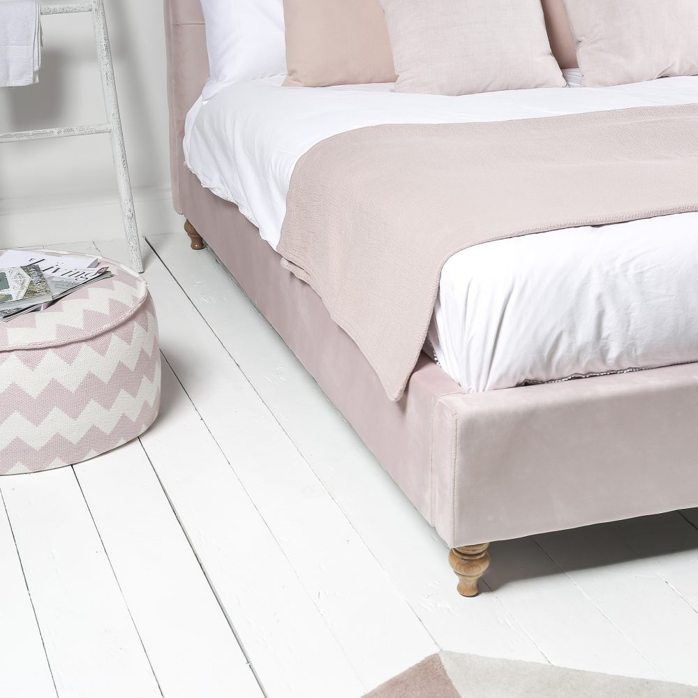 Léa Luxury Chesterfield King Size Bed in Pink Velvet (5ft) - Image 7