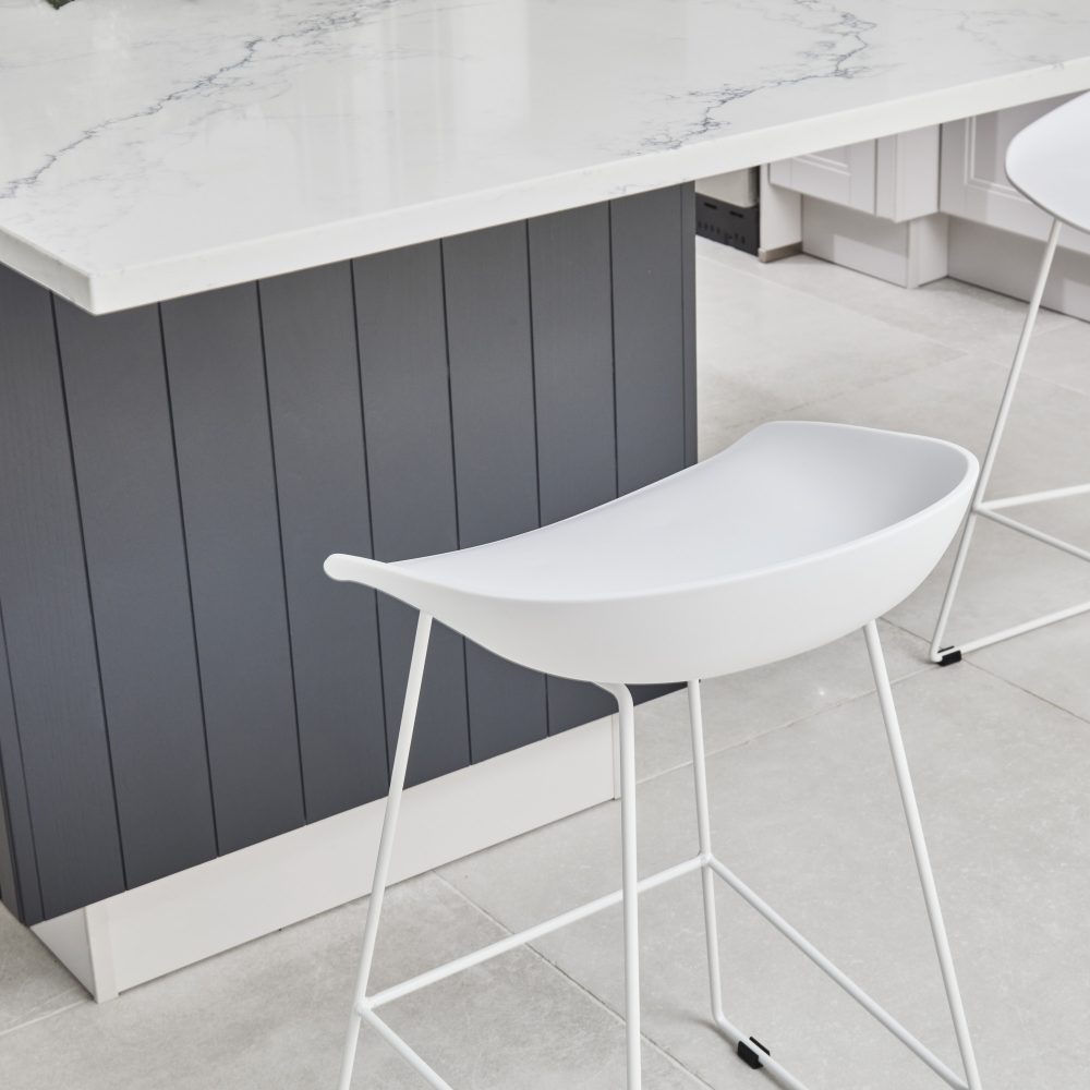 (Set of 4) Casper White Kitchen Stools - Image 3