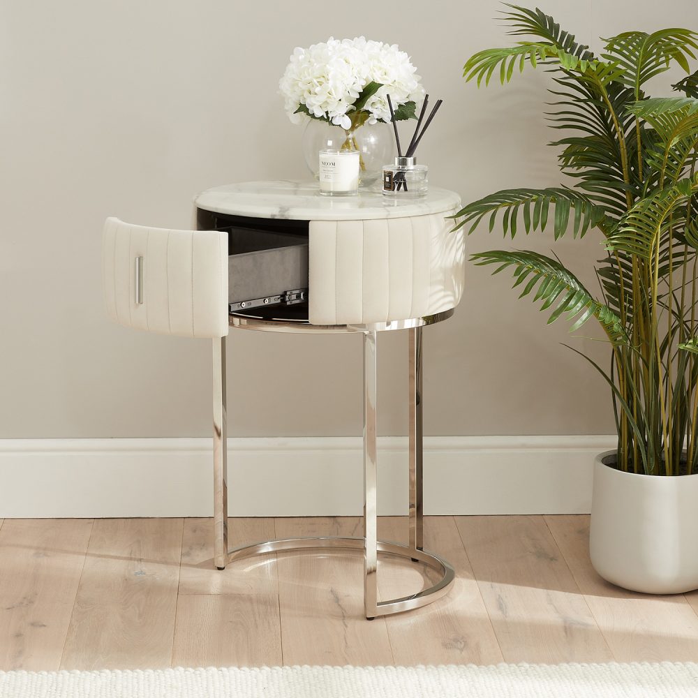 Compact Italian Polished Silver Framed Marble Dressing Table Set - Image 5