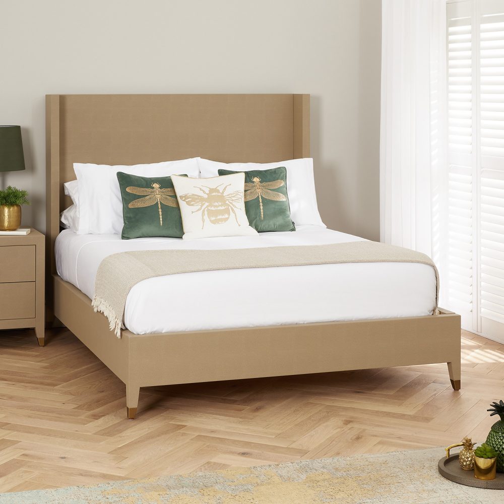 Richmond Shagreen King Size Winged Back Bed - Image 4